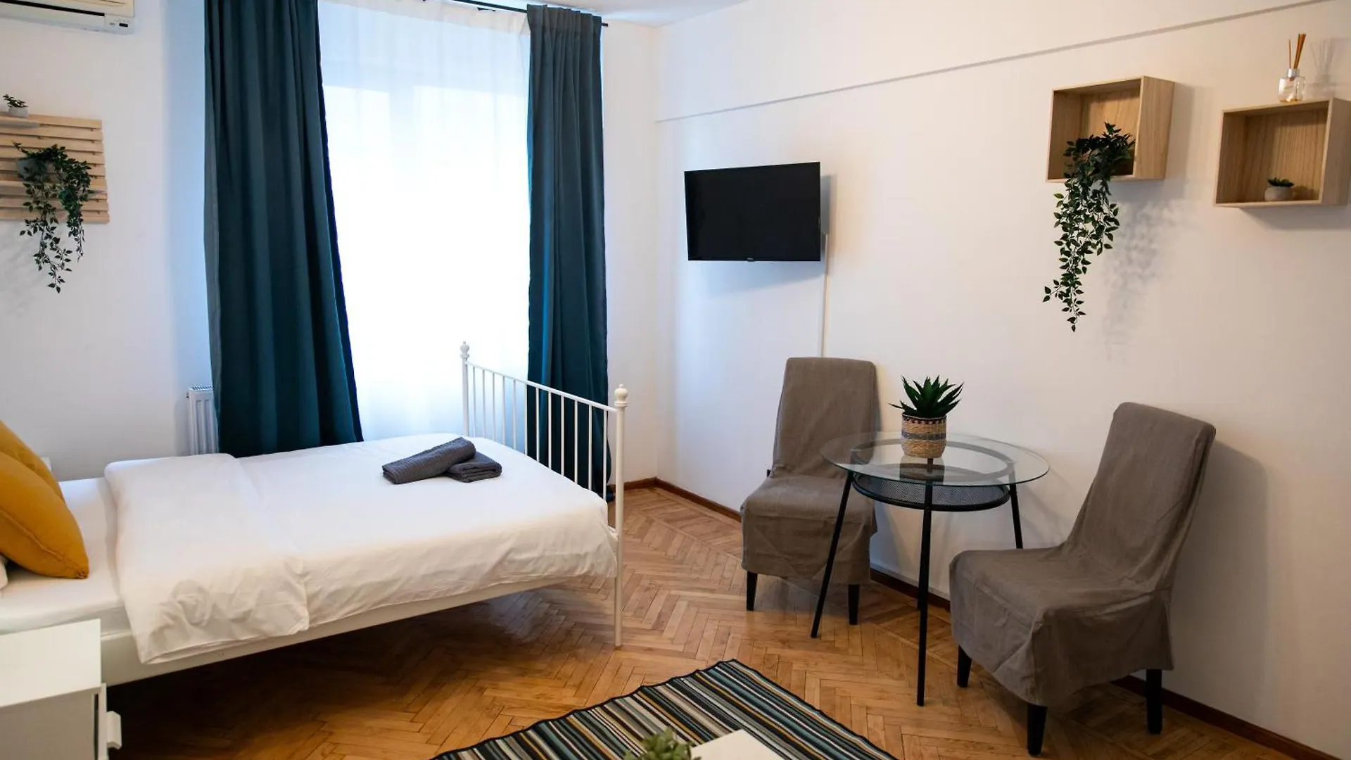 Color Apartment Regina Elisabeta 23 Bucharest