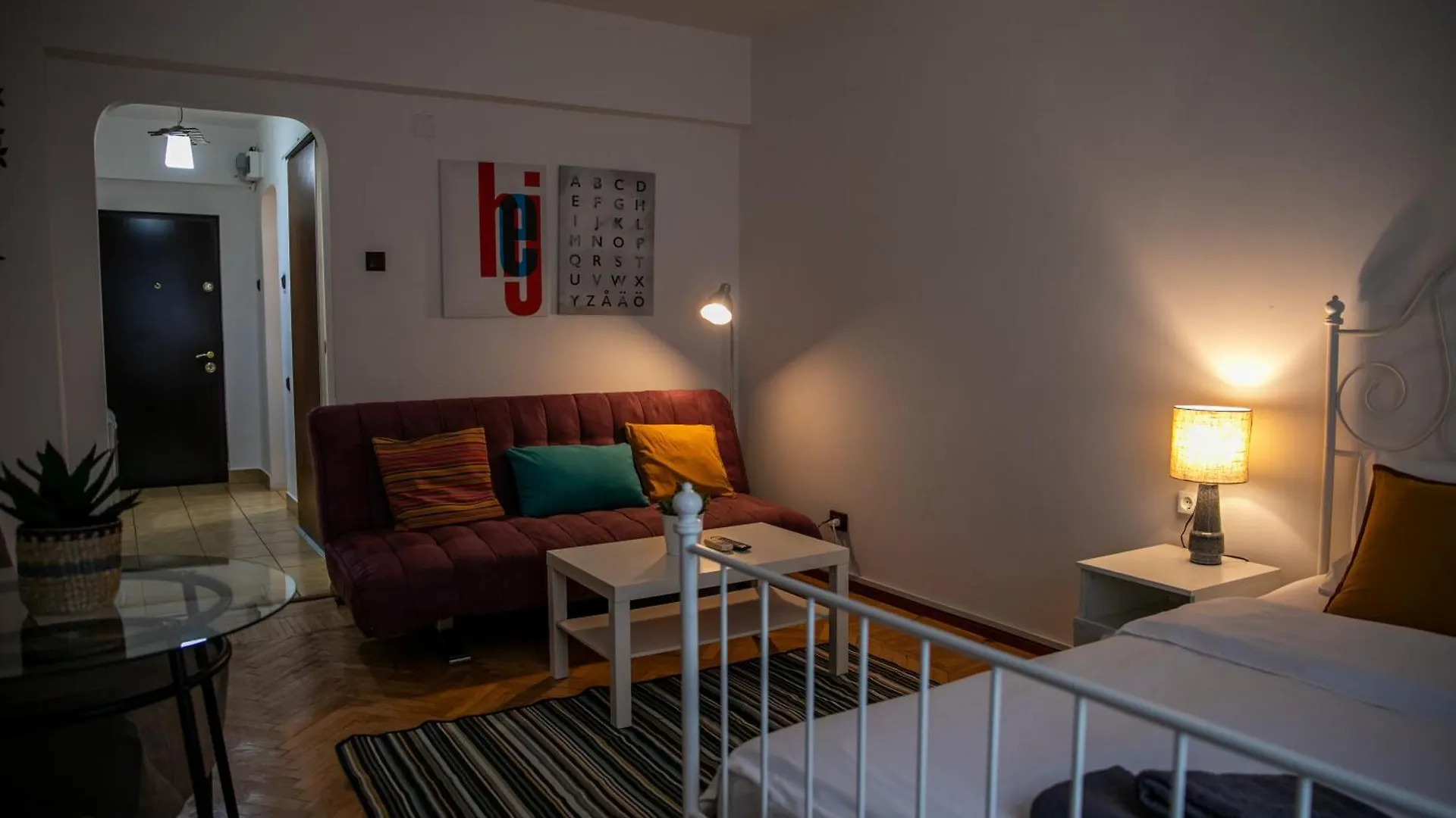 Color Apartment Regina Elisabeta 23 Bucharest Romania