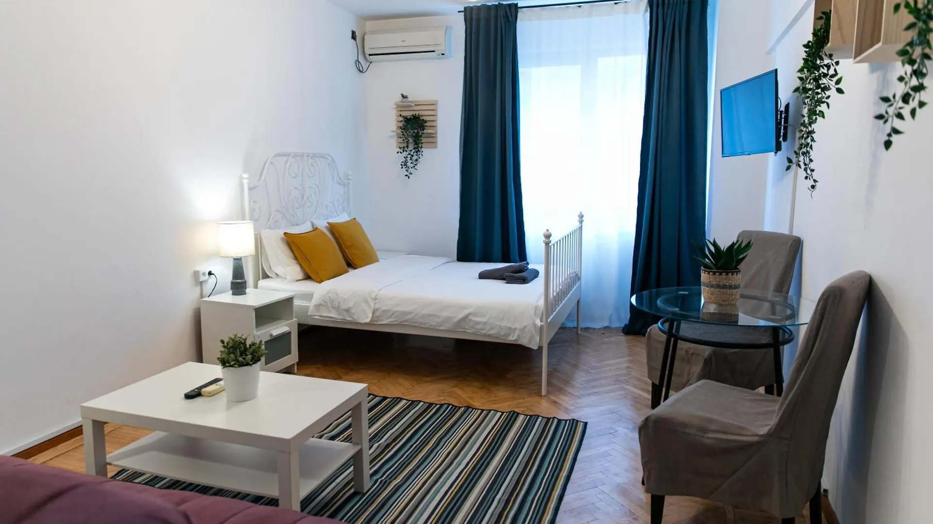 Color Apartment Regina Elisabeta 23 Bucharest